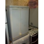 A BOSCH UNDER COUNTER FRIDGE, 60 CM WIDE