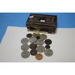 A SMALL QUANTITY OF ASSORTED COINS TO INCLUDE COMMEMORATIVES