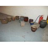 A QUANTITY OF GARDEN POTS