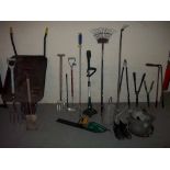 A QUANTITY OF GARDEN TOOLS TO INCLUDE A WHEELBARROW, AND A GALVANISED VINTAGE ZINC WATERING CAN