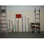 GARDEN TOOLS TOGETHER WITH TWO HEAVY DUTY ALUMINIUM STEPLADDERS