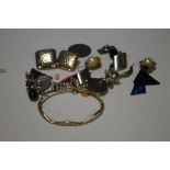 A QUANTITY OF MAINLY COSTUME JEWELLERY TO INCLUDE A 9 CT GOLD BANGLE