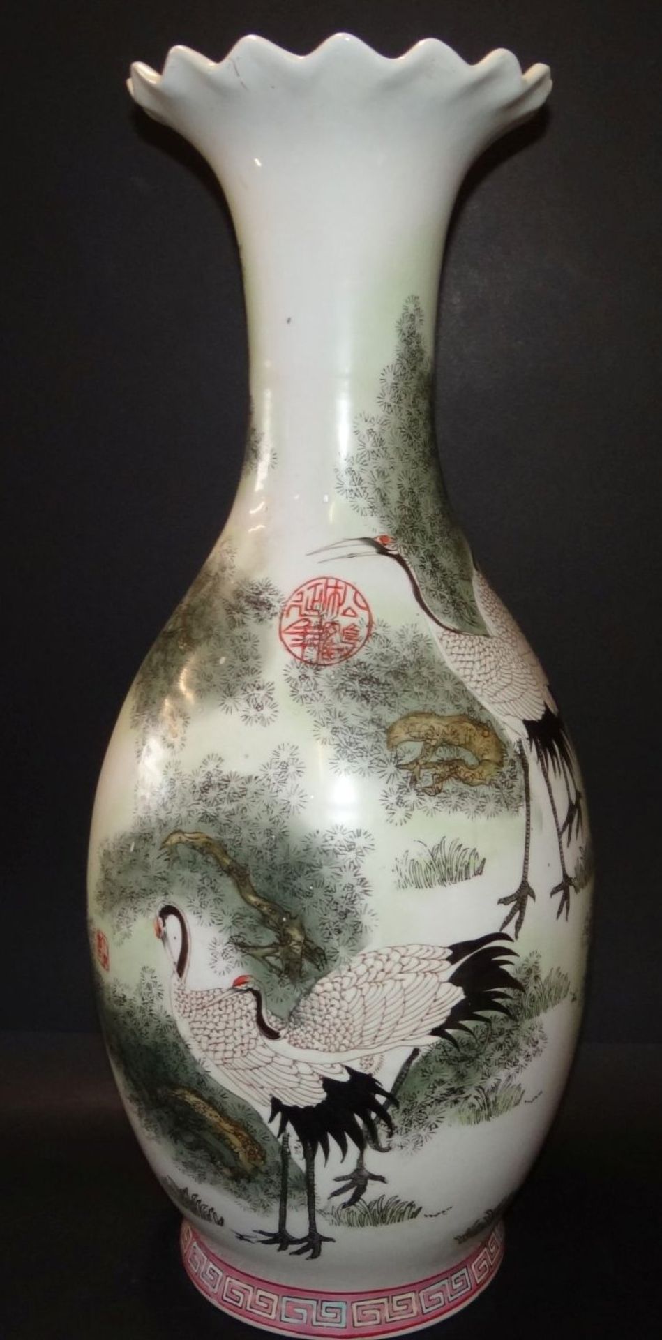 hohe China-Vase, bemalt mit Reiher, rote Schriftzeichen, H-62 cm - Bild 3 aus 10