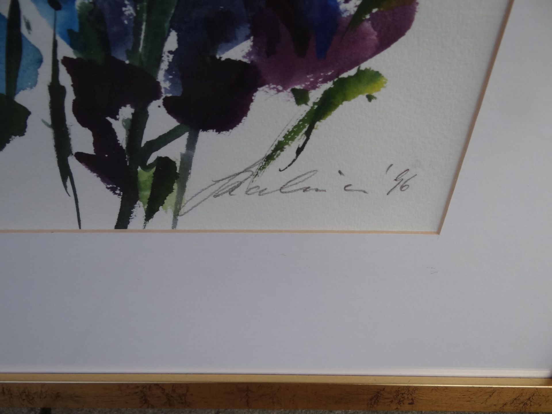 unleserl. signiert 1996, Blumen, Aquarell, ger/Glas, RG 65x55 cm - Bild 3 aus 5