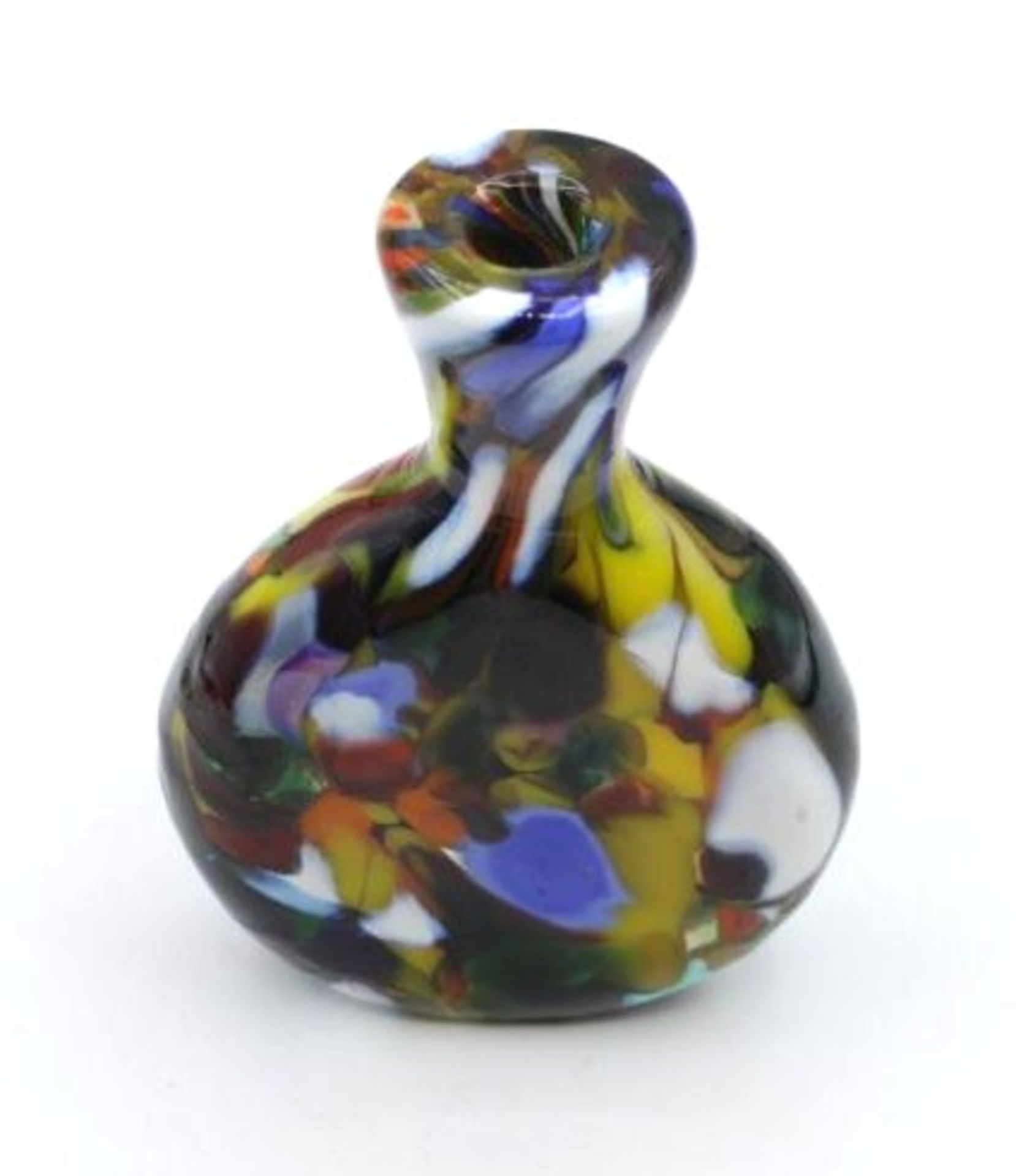 Kunstglas-Flasche, farbige Einschmelzungen, H-11,5cm. - Bild 3 aus 3