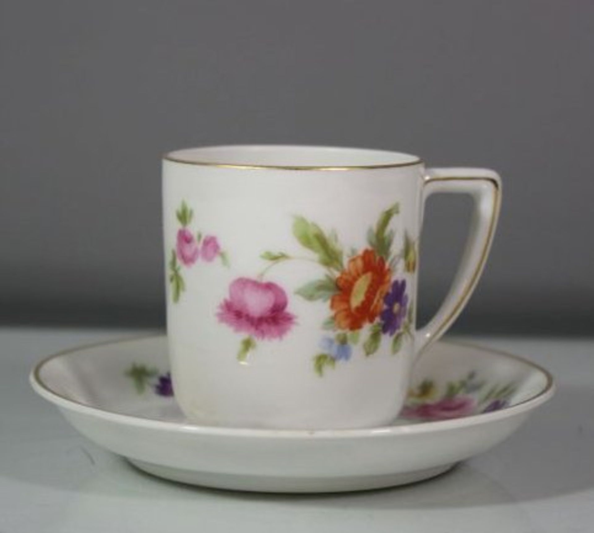 Mokka-Tasse mit U.T., Rosenthal, Jugendstil, florales Dekor, Tasse H-5,5cm.