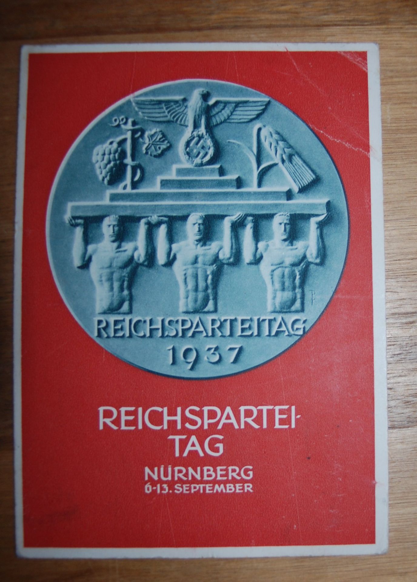 Festpostkarte Nürnberger Parteitag 1937, Zentralverlag der NSDAP, Knickstellen, gelaufe<