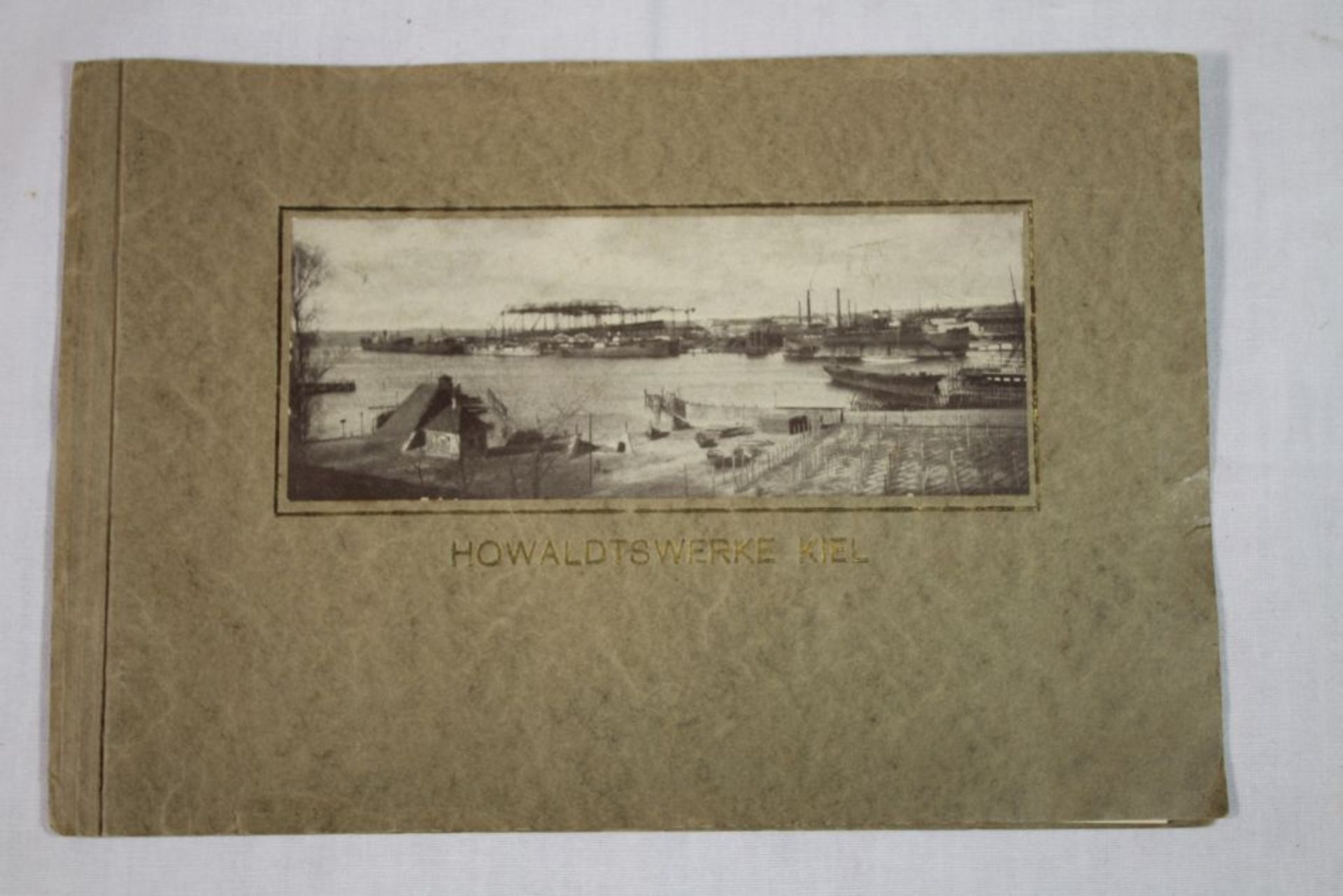 Bildband "Howaldtswerke Kiel" um 1900, in franz. Sprache.