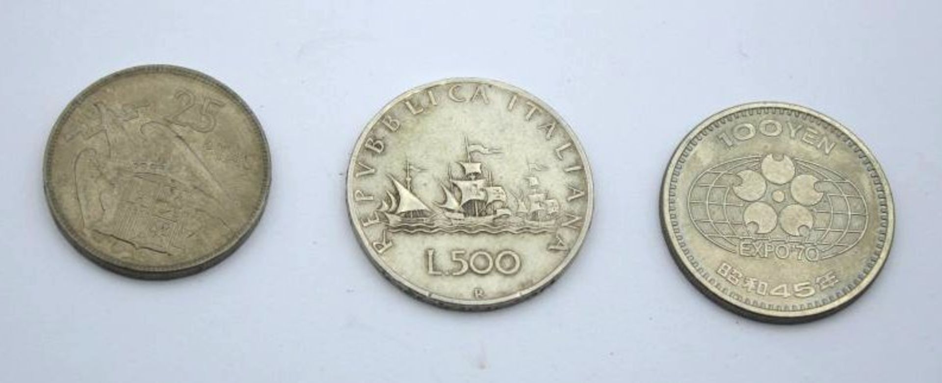 3x div. Kleinmünzen, Pesetas, Yen und Lire.