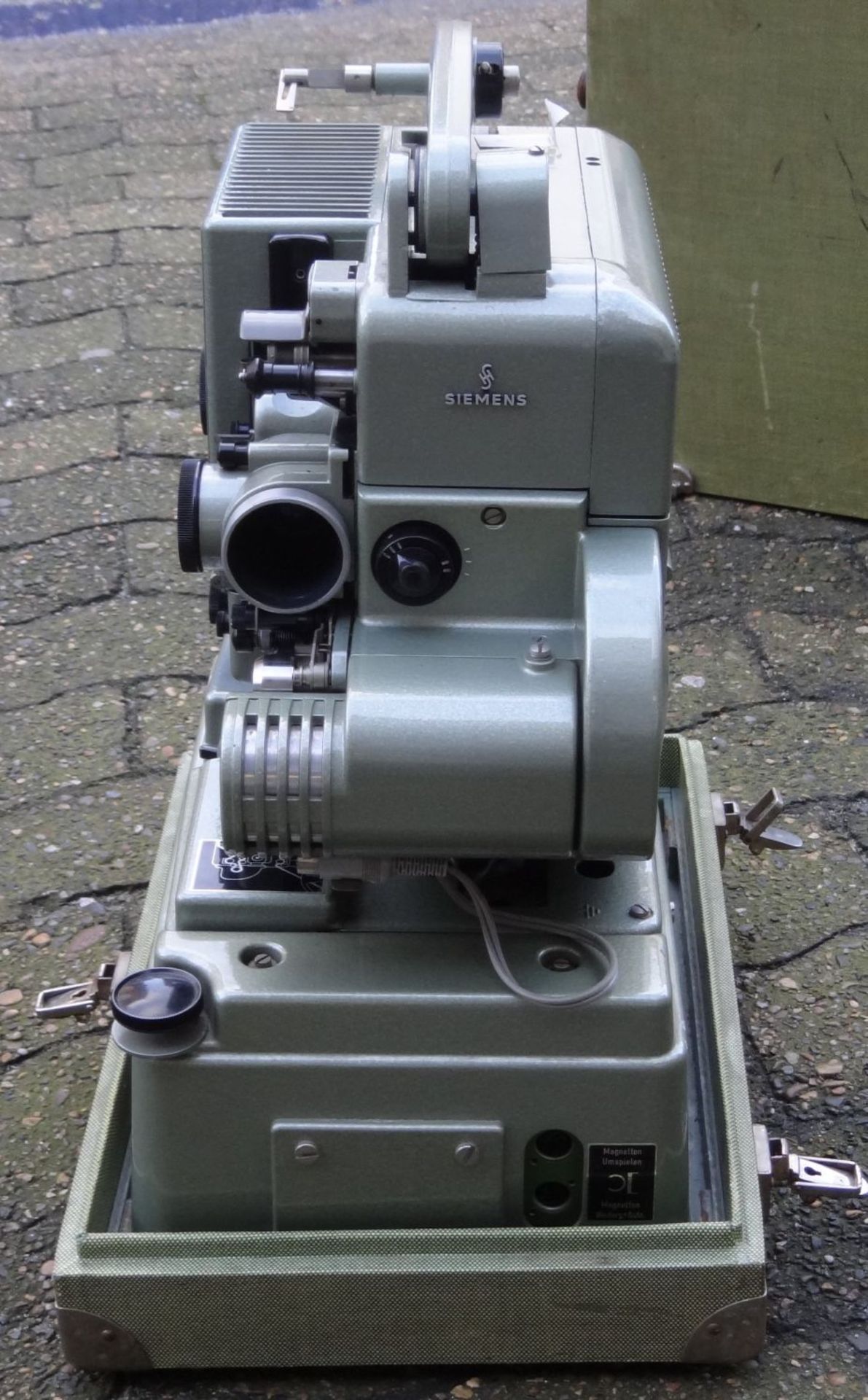 grosser Tonfilm-Projektor "Siemens" in Koffer, H-50 cm, 28x42 cm, 26 kg. - Bild 8 aus 10