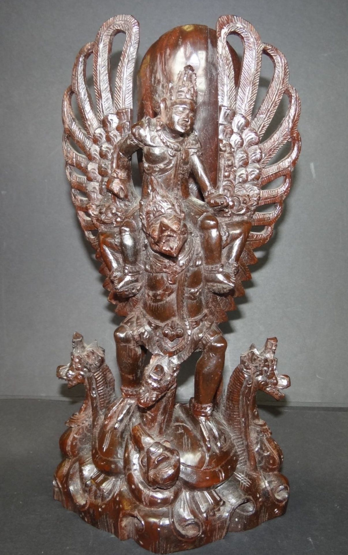 Holzschnitzerei, indon. Gottheit "Garuda" mit Drachenköpfen, H-32 cm, B-16 cm, ält - Bild 2 aus 7