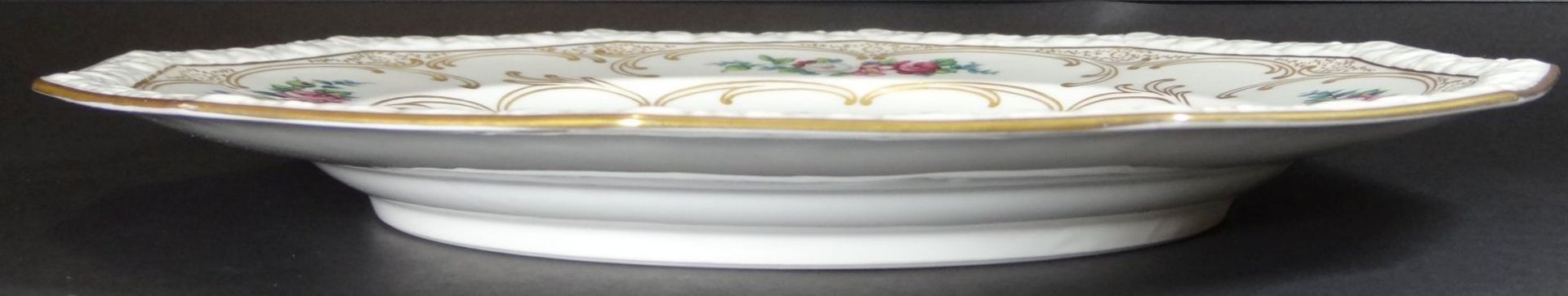 gr. PLatte "Rosenthal" Maria weiss, Entw. Ph. Rosenthal,floral handbemalt und signiert, D-35 cm - Bild 3 aus 5