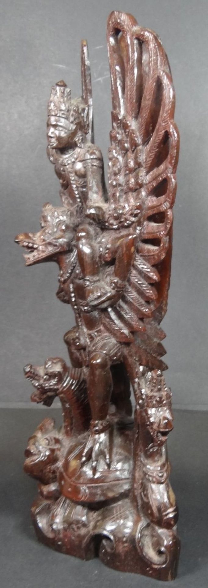 Holzschnitzerei, indon. Gottheit "Garuda" mit Drachenköpfen, H-32 cm, B-16 cm, ält - Bild 5 aus 7