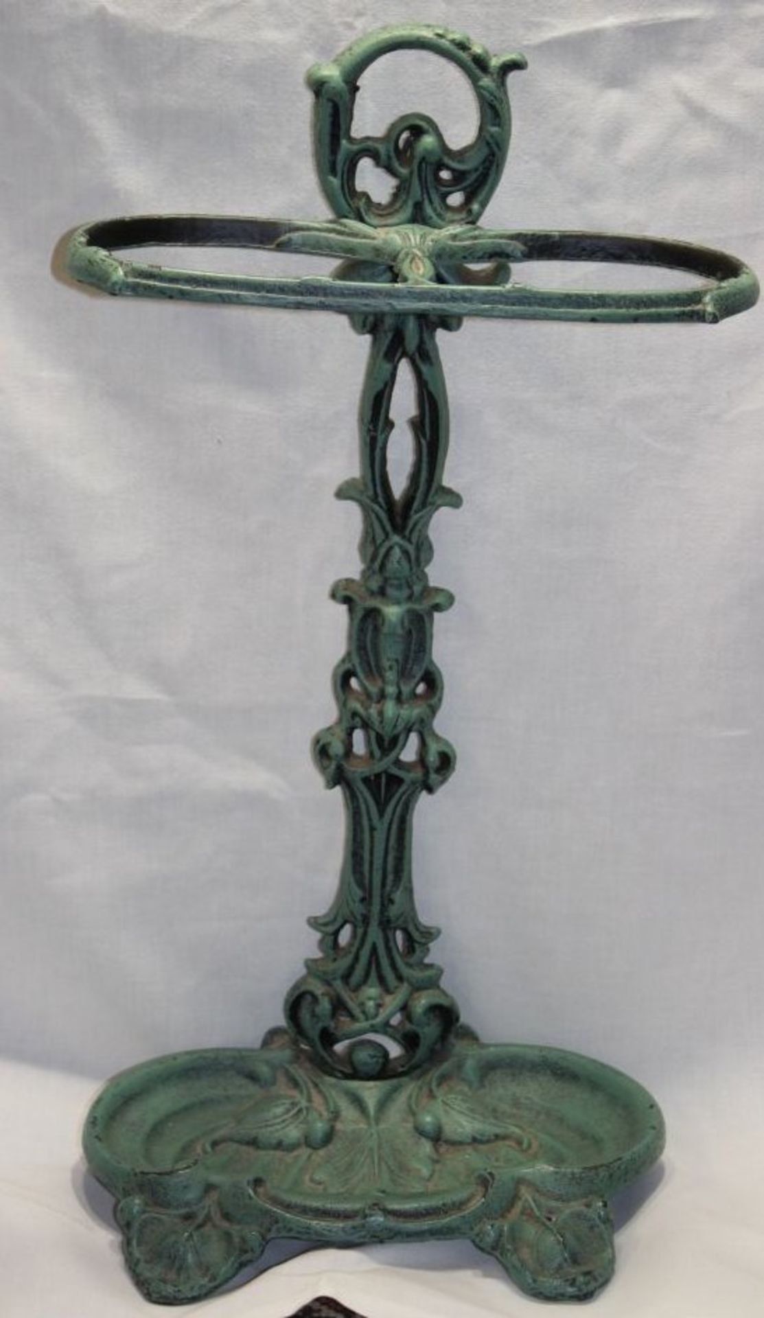 Schirmständer im Jugendstil, Gusseisen, H-57cm B-31cm T-20cm.