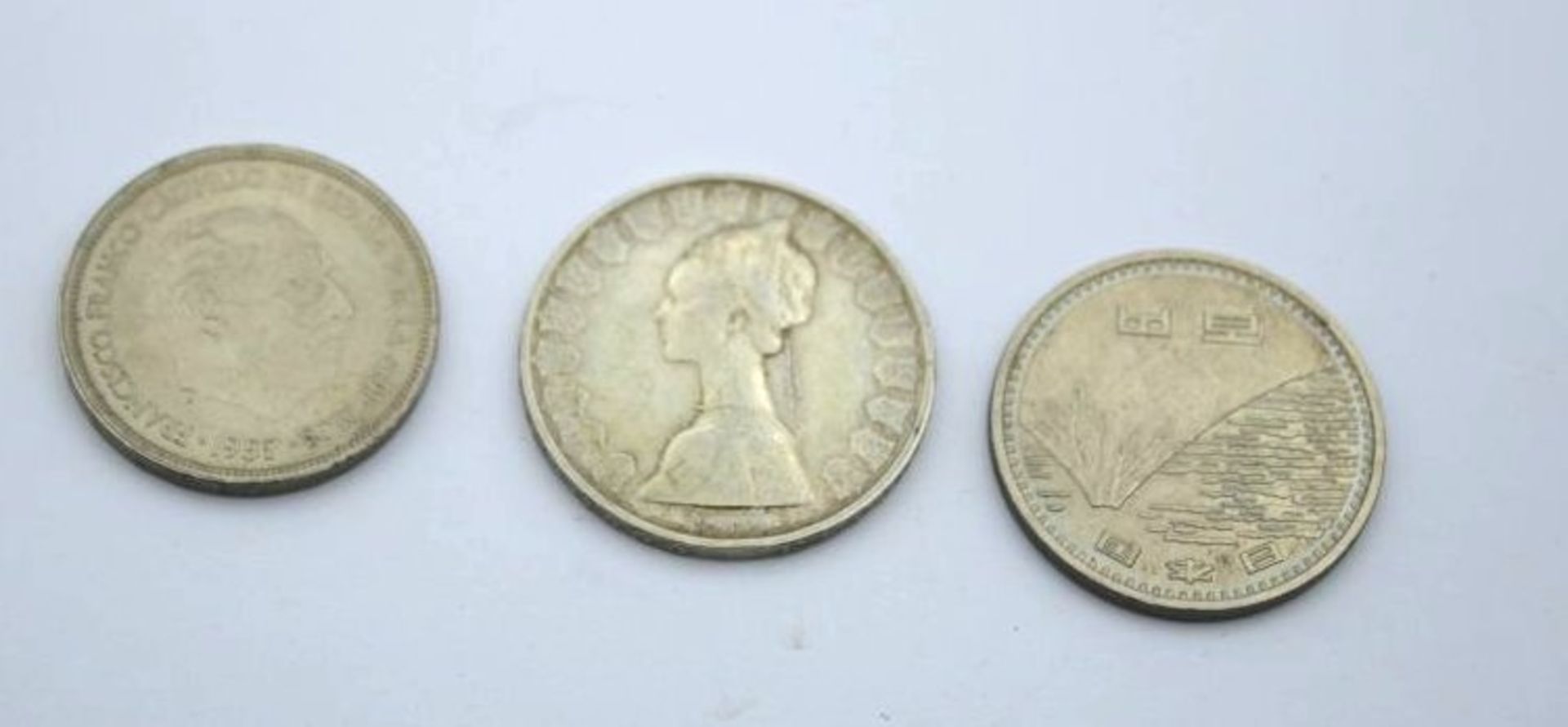 3x div. Kleinmünzen, Pesetas, Yen und Lire. - Bild 2 aus 2