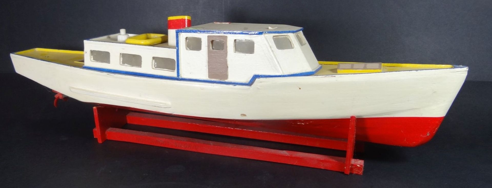 Schiffsmodel, Laubsägearbeit mit Motor?, Alters-u. Gebrauchsspuren, H-11 cm, L-48 c - Bild 3 aus 7