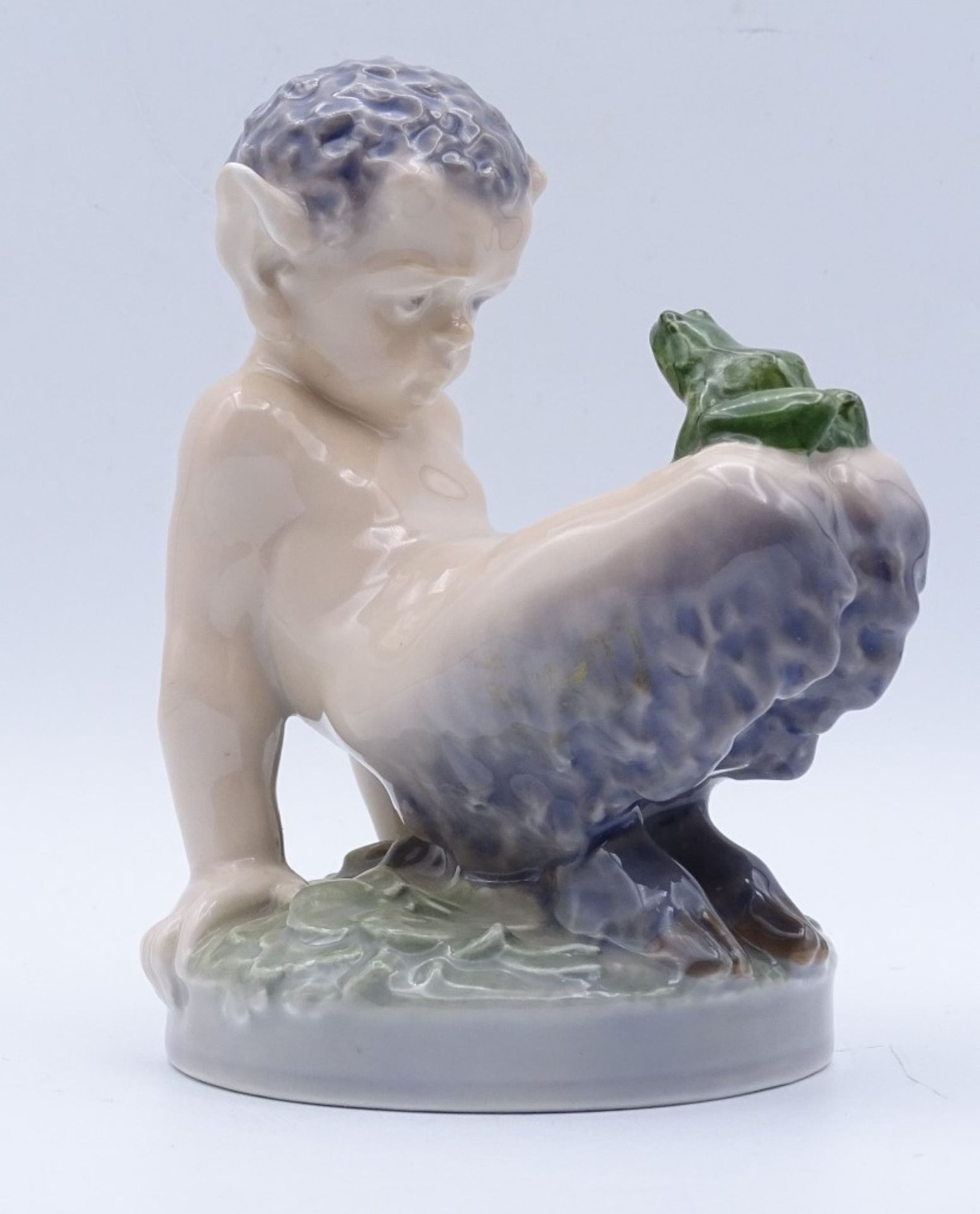 Faun mit Frosch, Royal Copenhagen,Nr.1713,im Boden gemarkt,H-12cm, unbeschädig