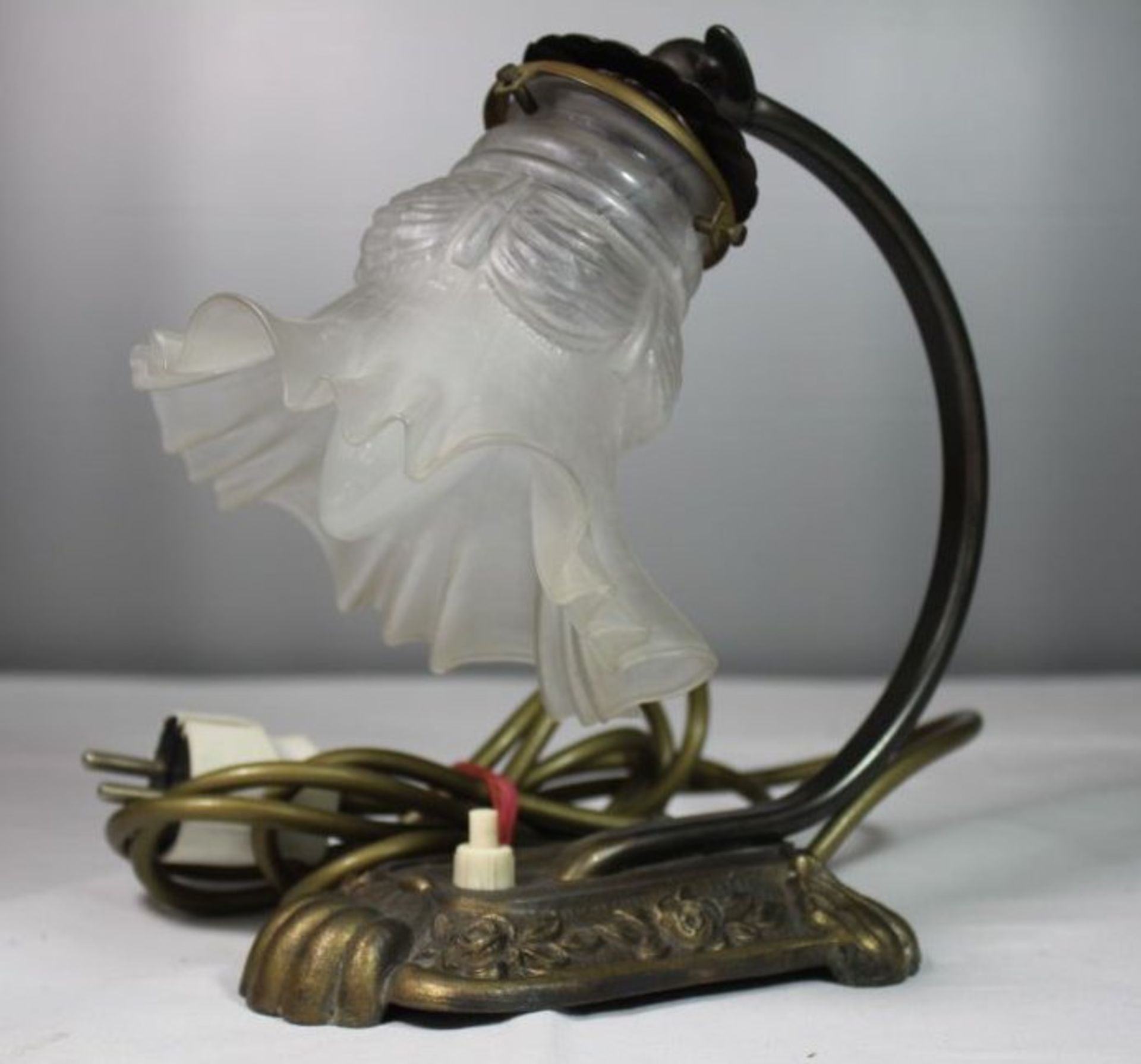 Nachtischlampe um 1910, Messing bronziert, H-22cm.