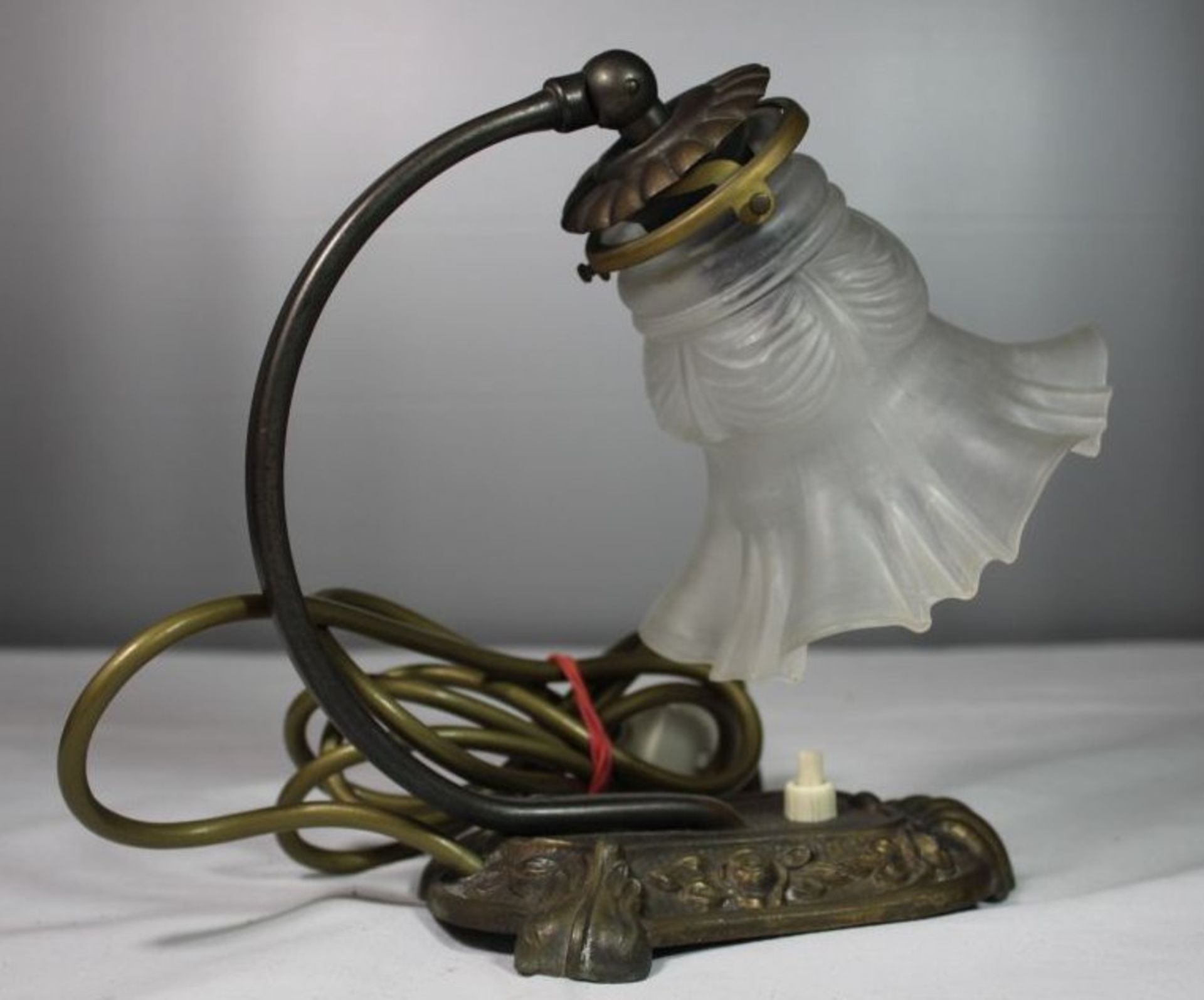 Nachtischlampe um 1910, Messing bronziert, H-22cm. - Bild 3 aus 3