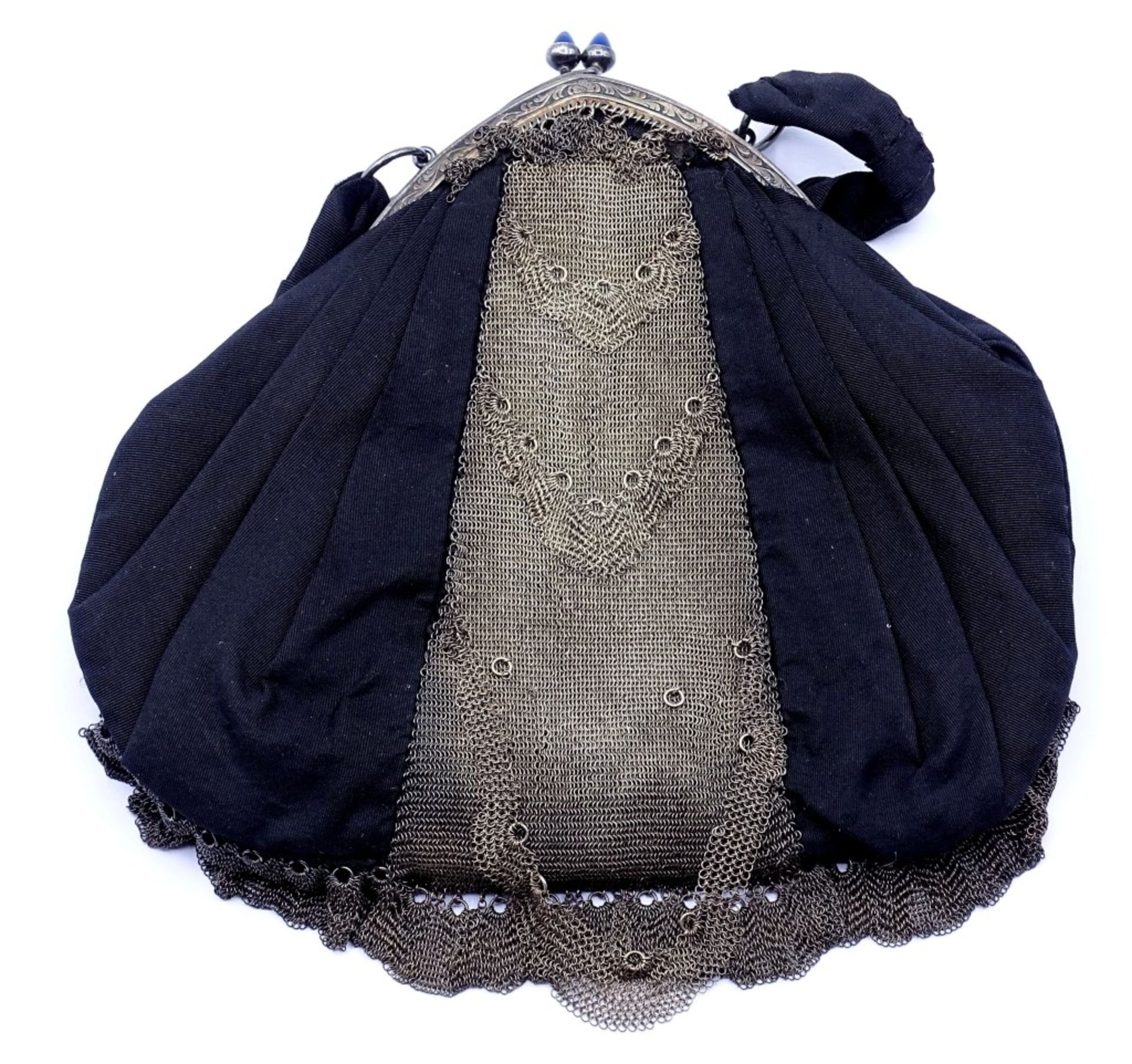 Damen Tasche um 1900 mit Silber Montur 800/000,sog.Kettentasche,Alters-u. Gebrauchsspuren,L-