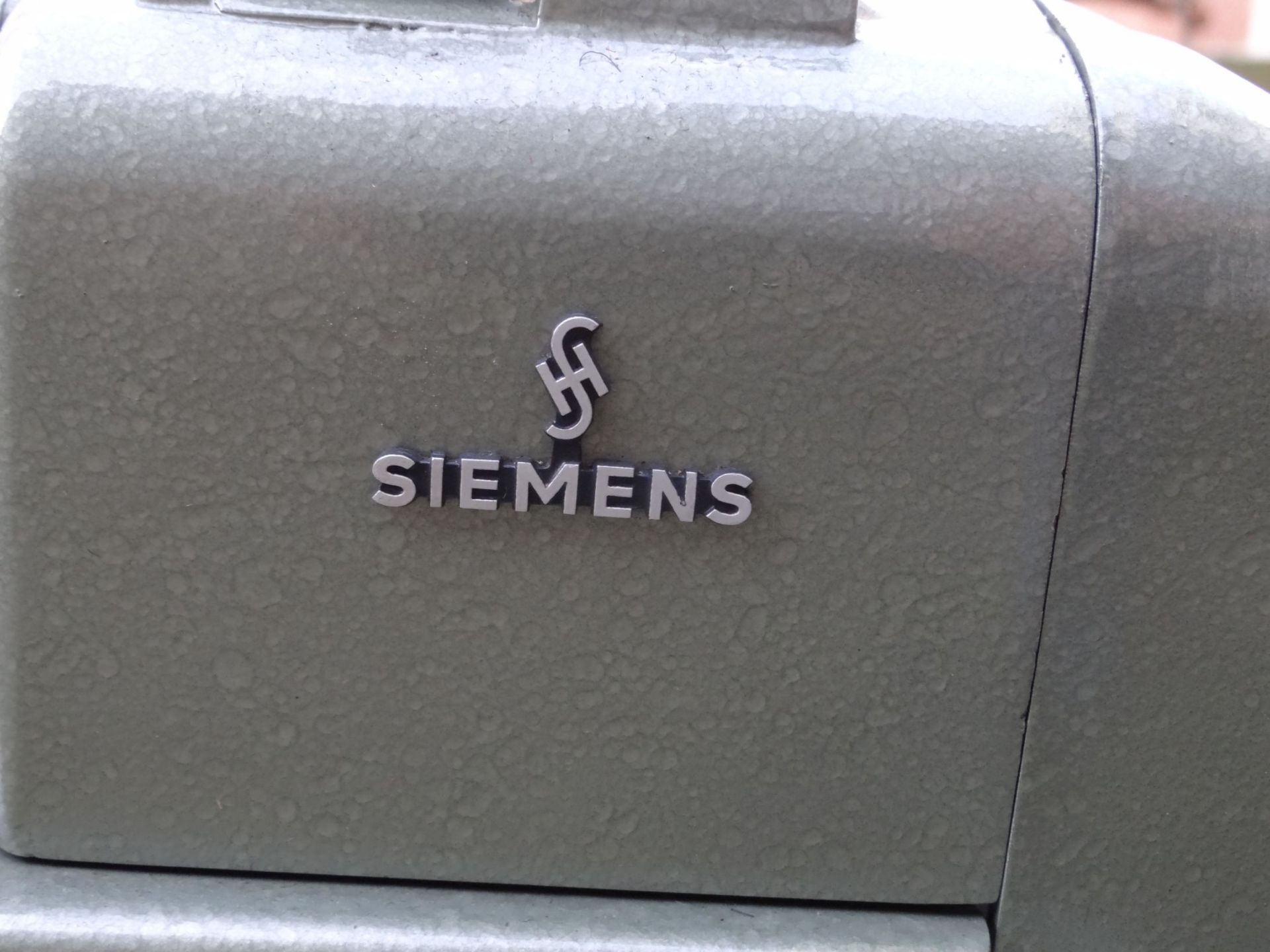 grosser Tonfilm-Projektor "Siemens" in Koffer, H-50 cm, 28x42 cm, 26 kg. - Bild 9 aus 10