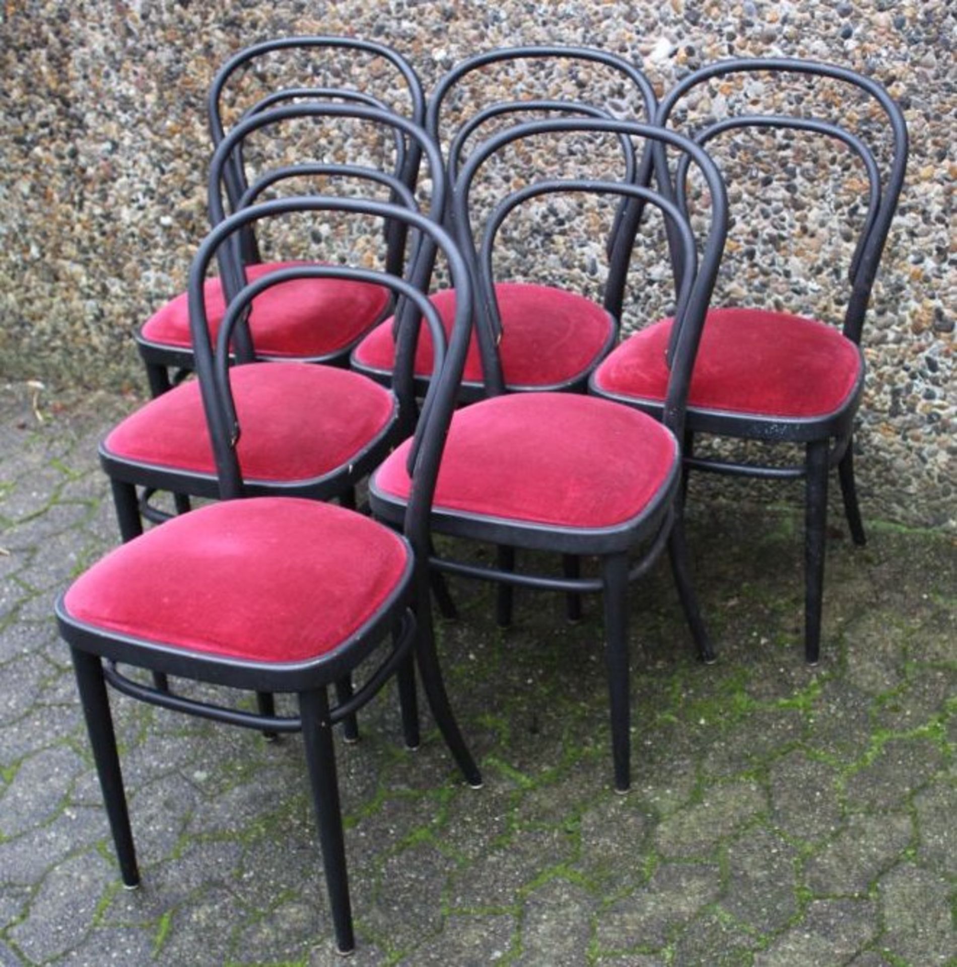 6x Thonet-Stühle, rot gepolstert, guter Zustand, je H-85cm B-43cm T-50cm Sh-45cm. - Bild 3 aus 6