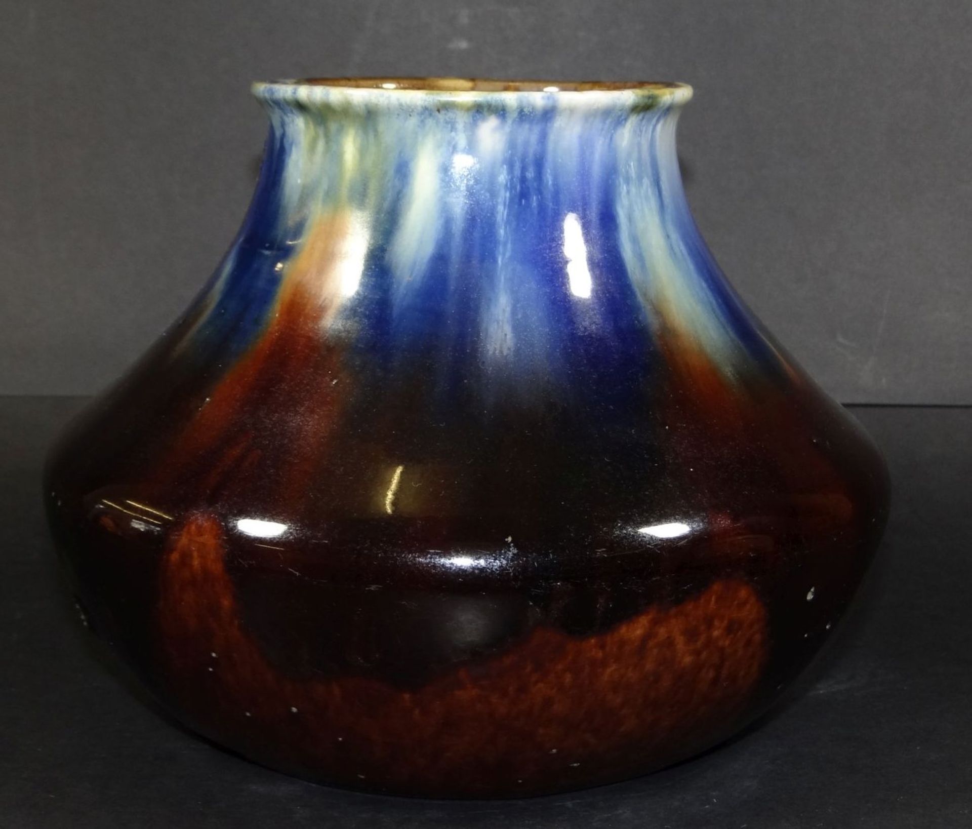 Jugendstil-Vase mit Laufglasur um 1920, wohl Mutz, Altona, H-15 cm, D-20 cm