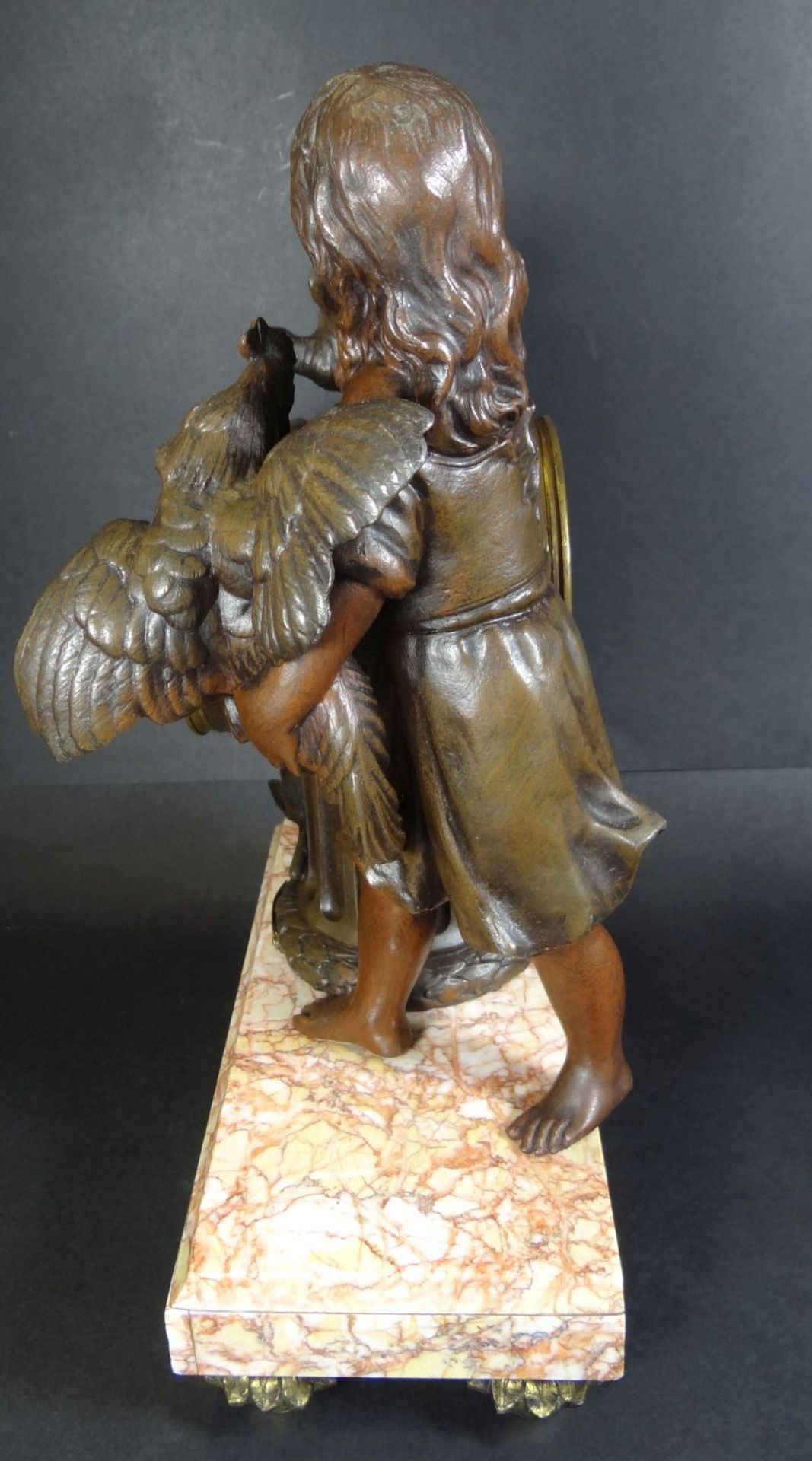 frz. figürliche Kaminuhr "Les deux amis" wohl Bronze, H-34 cm, B-25 c - Bild 5 aus 9