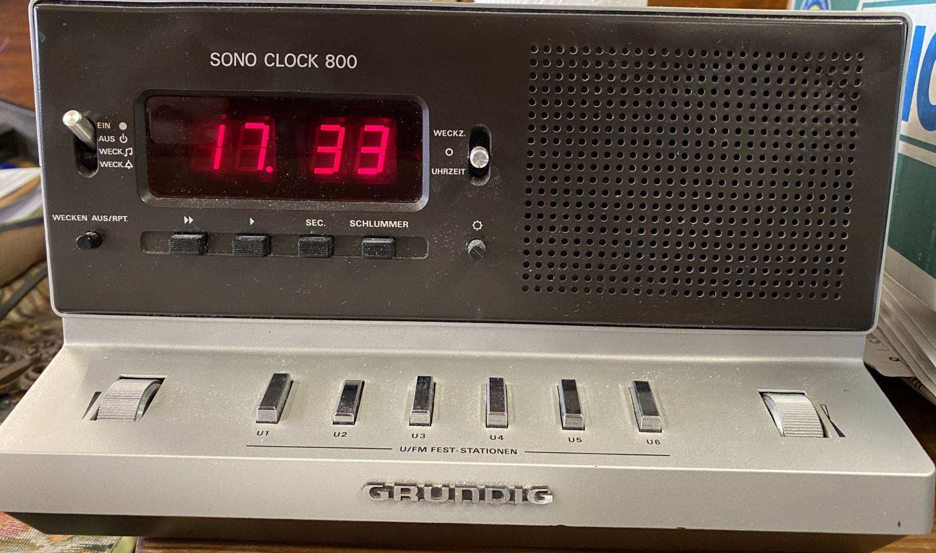 Grundig SONO-CLOCK 800 FM Radiowecker Vintage, funktionstüchti