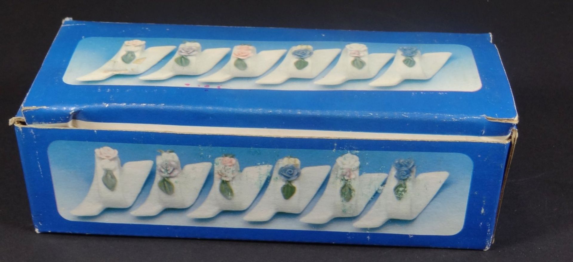 6x Sewrviettenringe mit aufgesetzten Blüten in orig. Karton, 4x7 c - Bild 2 aus 3