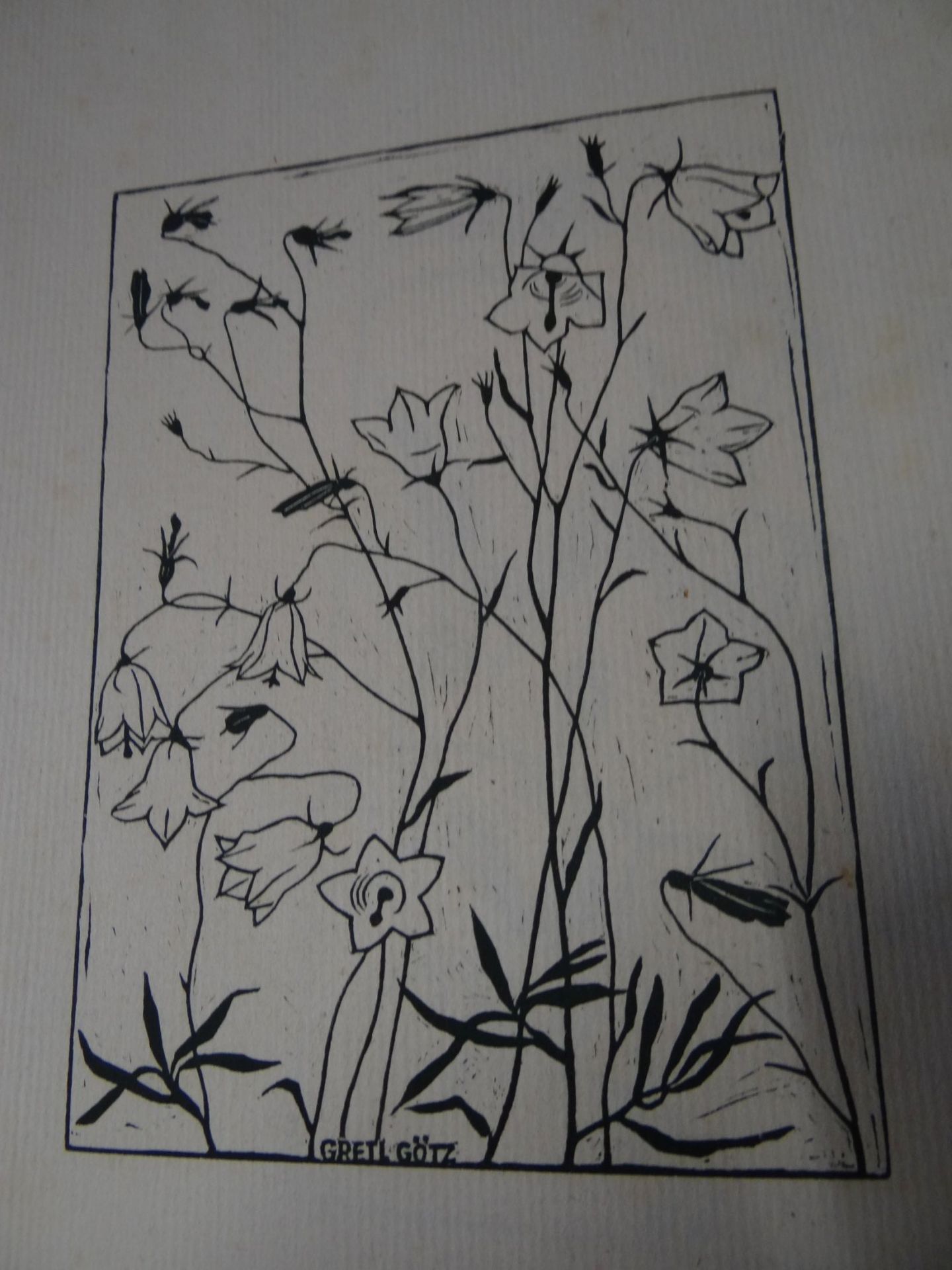 9x Blumengrafiken in Platte Monogrammiert, , BG 35x28 cm, Alters-u. Gebrauchsspuren, tw. fleckig - Bild 5 aus 6