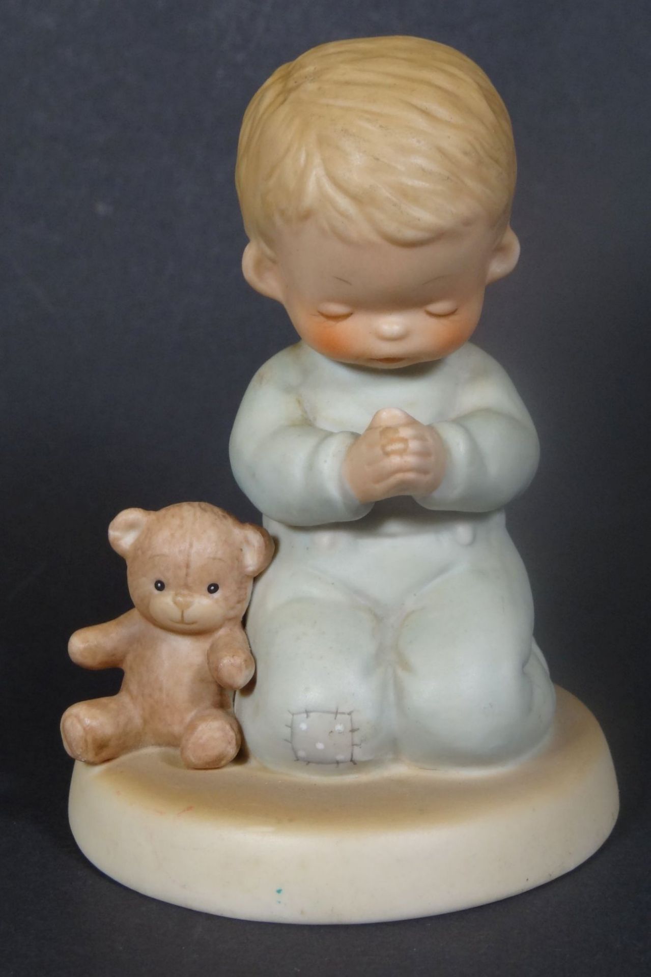 betender Junge mit Teddy "Memories of Yesterday", H-10,5 cm