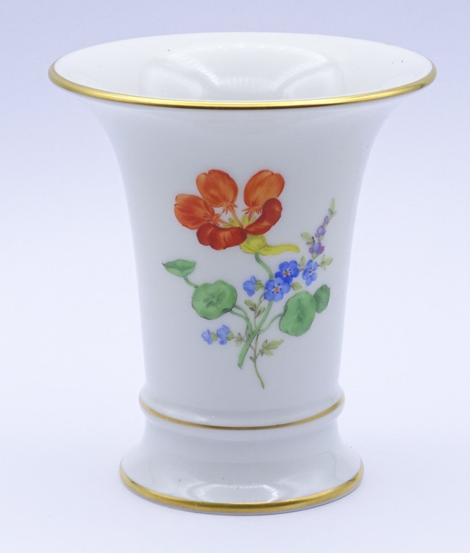 kl. "Meissen" Vase,mit Blumendekor,Goldrand,Schwertermarke im Boden,1.Wahl,H-9,5cm