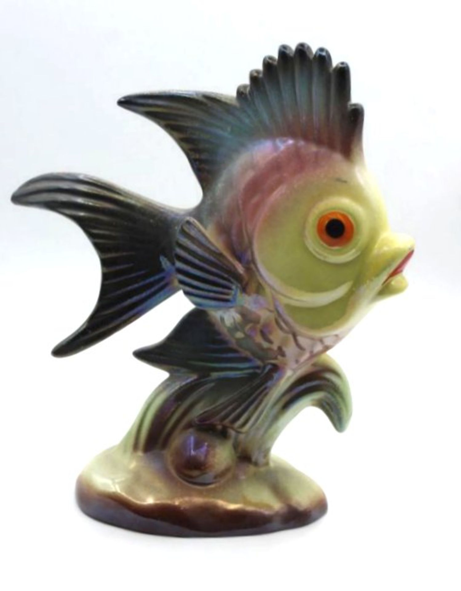 gr. Figur, Fisch, ungemarkt, polychr. Bemalung in Unterglasurfarben, H-23,5cm.