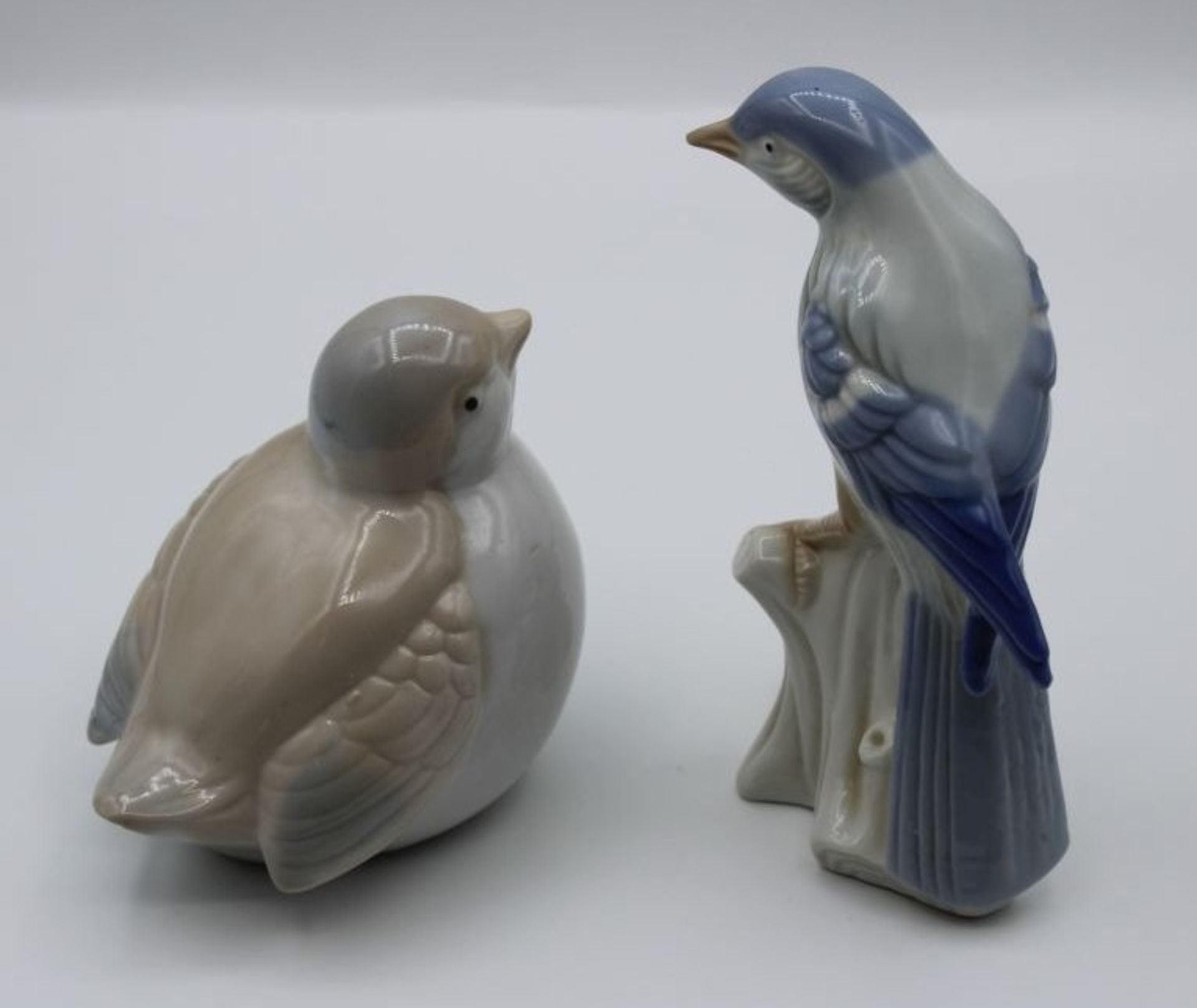 2x div. Vogelfiguren, ungemarkt, ca. H-12cm un H-8,5cm. - Bild 2 aus 2