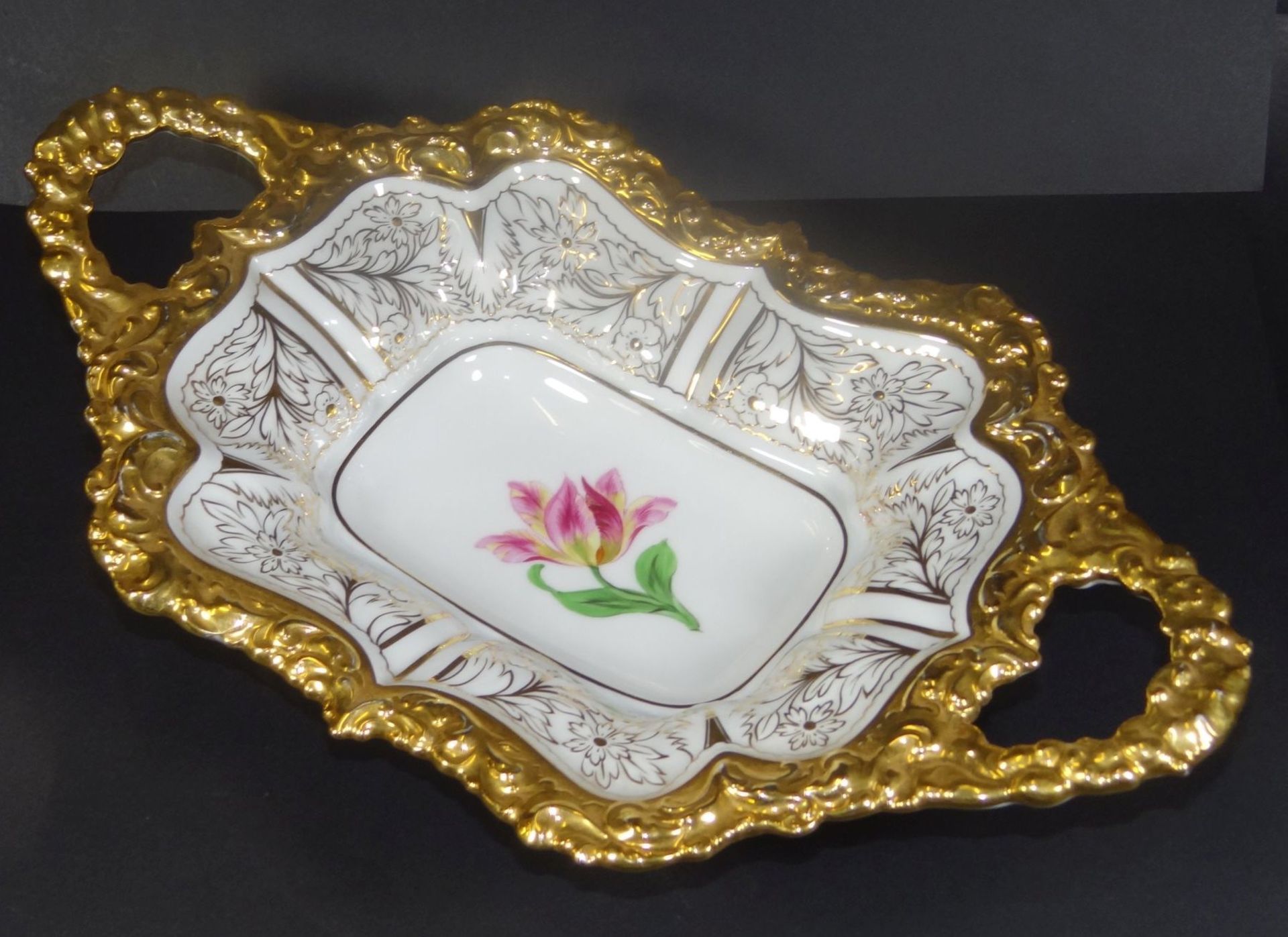 Prunkschale "Meissen" Goldstaffage mit Blume, Schwertermarke mit Punkt, 1.Wahl, H-9 cm, 35x21 cm - Bild 2 aus 7