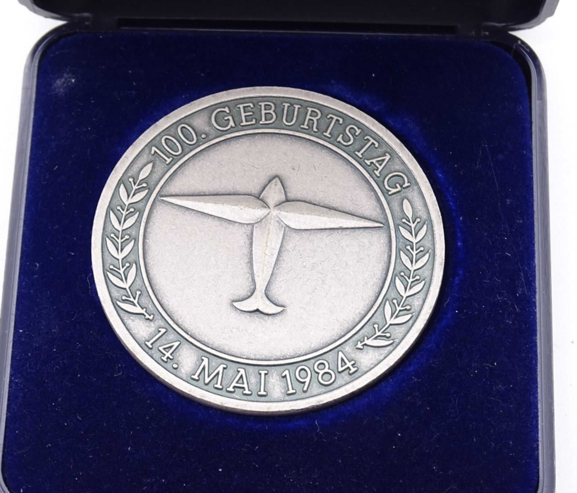 Medaille Claude Dornier-Pionier der Luftfahrt,in Schachtel,100.Geburtstag,versilbert - Bild 2 aus 2