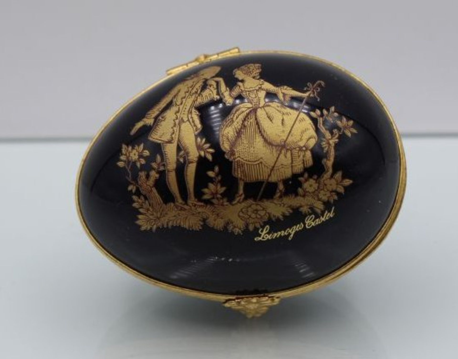 Zierdose, Limoges Castel, Pompadour, Goldbemalung, H-4cm B-6cm.