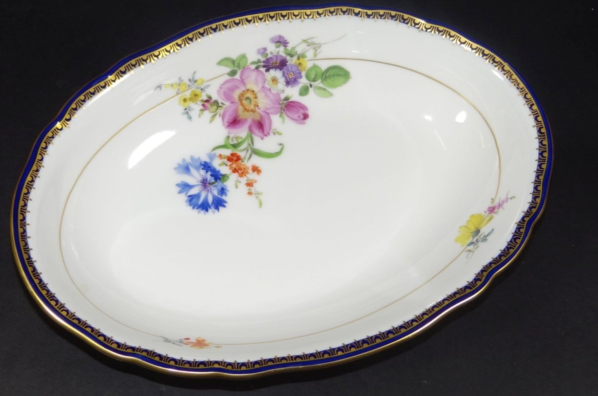 ovale Schale "Meissen" Blumen, Kobalt- und Goldrand, , H-4,5 cm, 18x27 cm, 1.Wahl