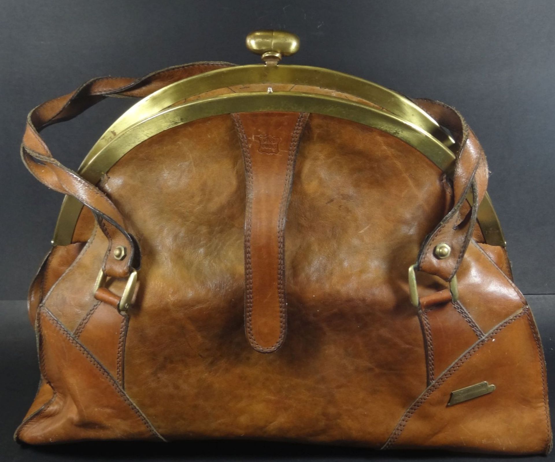 Damenhandtasche aus Leder mit Messing-Bügel, 25x43 c - Bild 2 aus 5