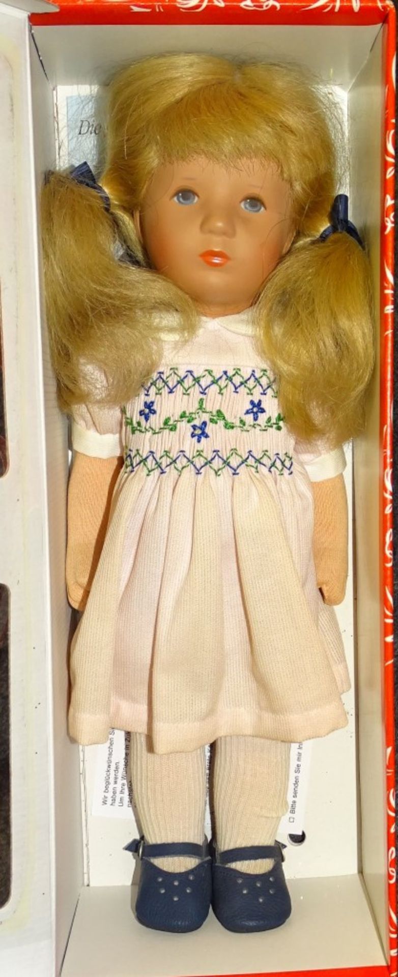 Käthe Kruse Puppe, Mädchen Rosalie,blond mit Zöpfen,rosa Kleid,neuwertig in OVP,H-3 - Bild 2 aus 4