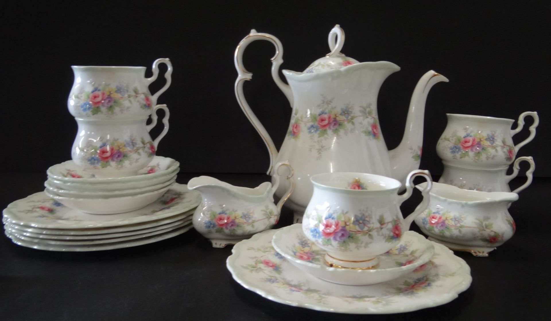 19 tg. Kaffeeservice "Royal Albert" Dekor Colleen, Kern mit 6 Kuchentellern, 5 Tassen mit U.T.