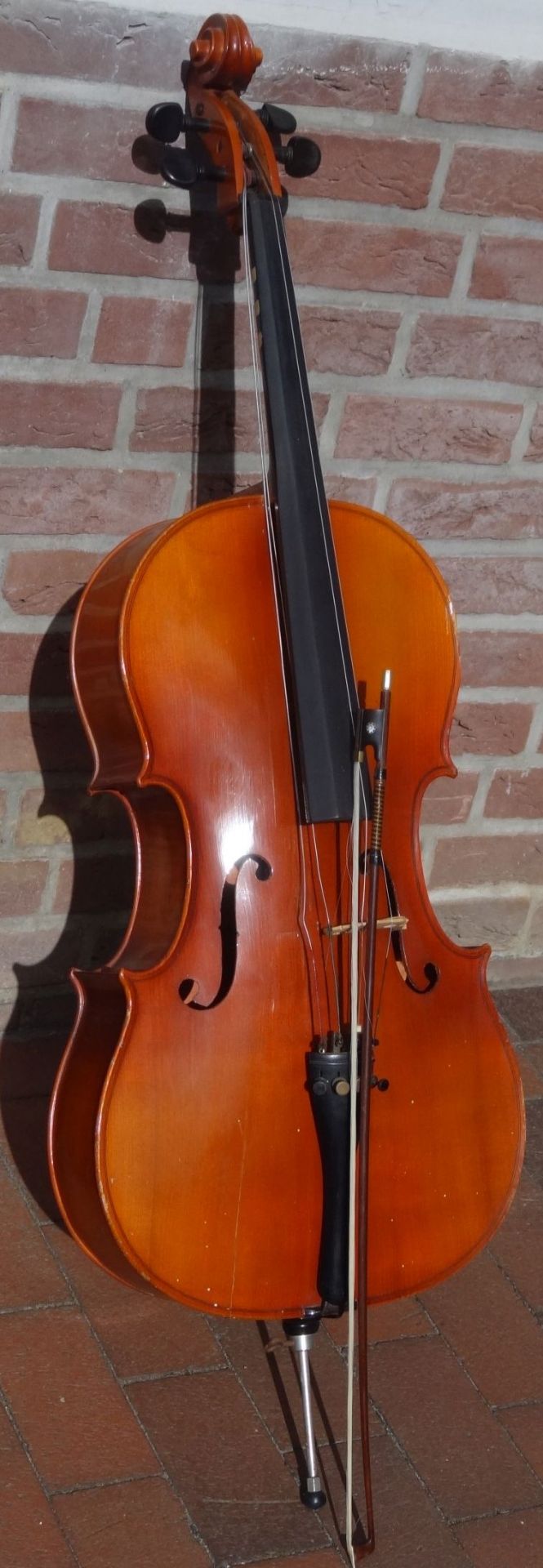 Cello mit Bogen, Alters-u. Gebrauchsspuren, H-130 cm, - Bild 2 aus 10
