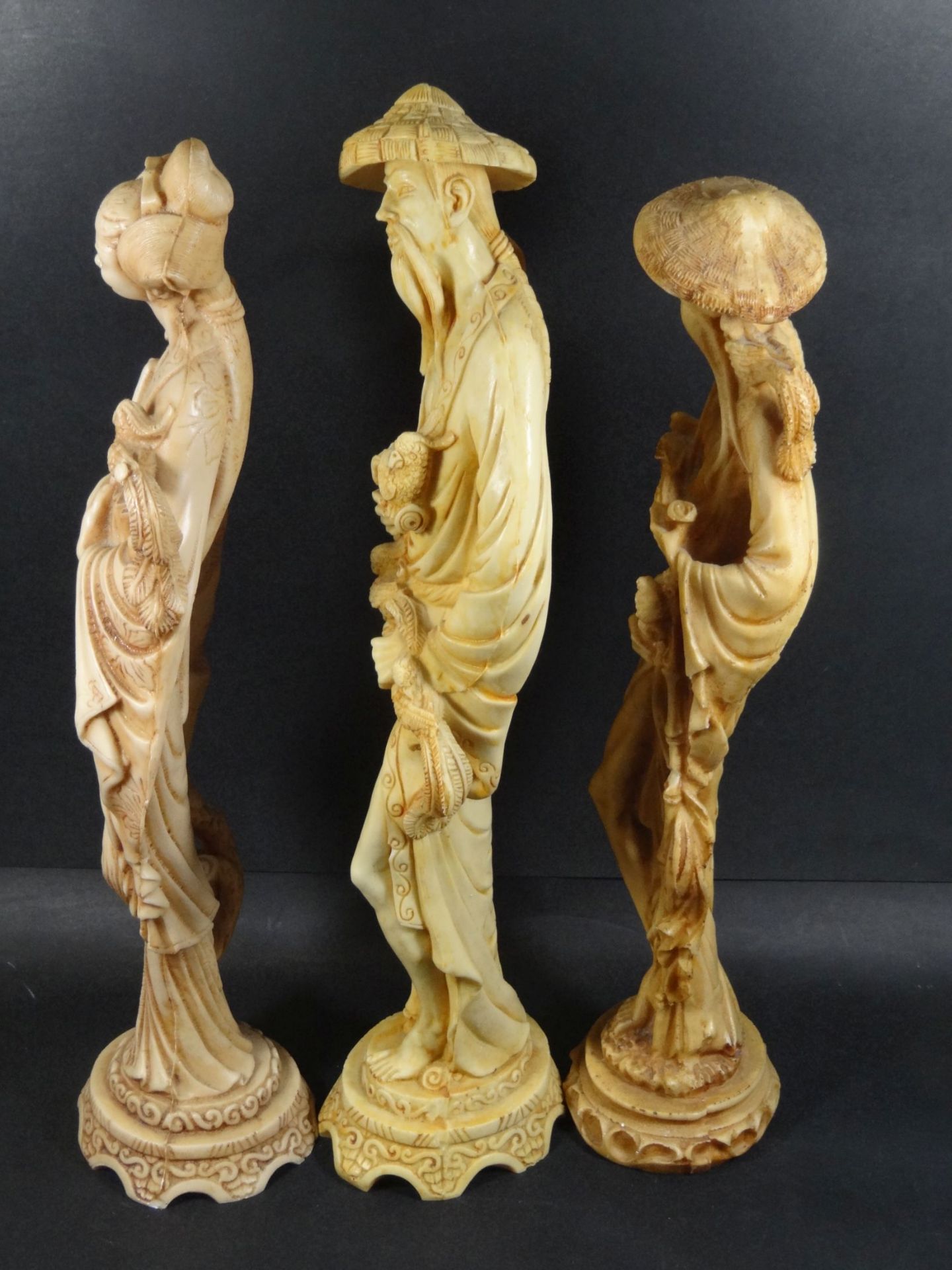 3 hohe asiatische Figuren, Kunstmasse, div. Abplatzer, H-48 cm - Bild 5 aus 9