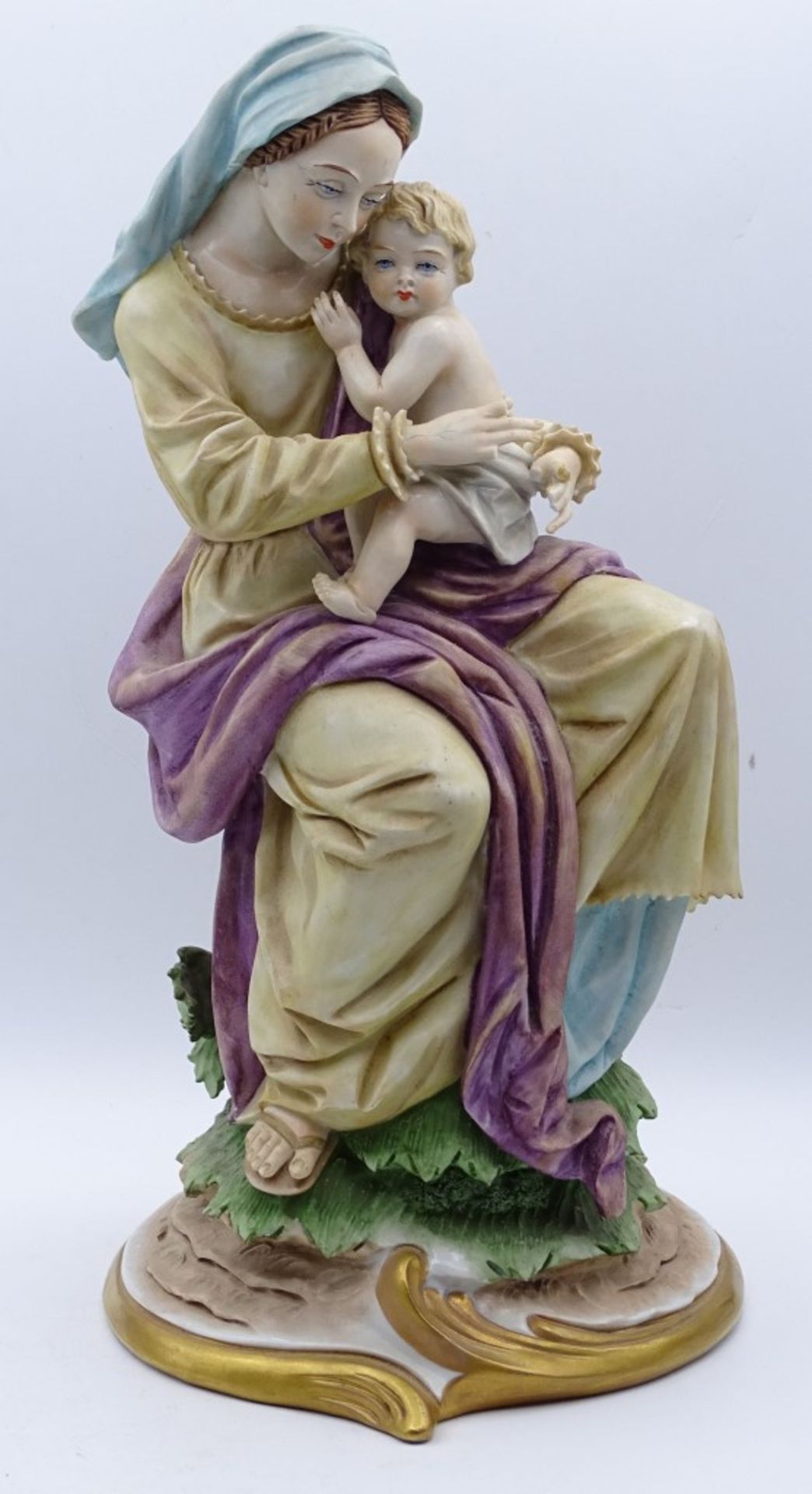 Madonna mit Kind "Sitzendorf",bemalt,H-29cm,Finger beschädigt