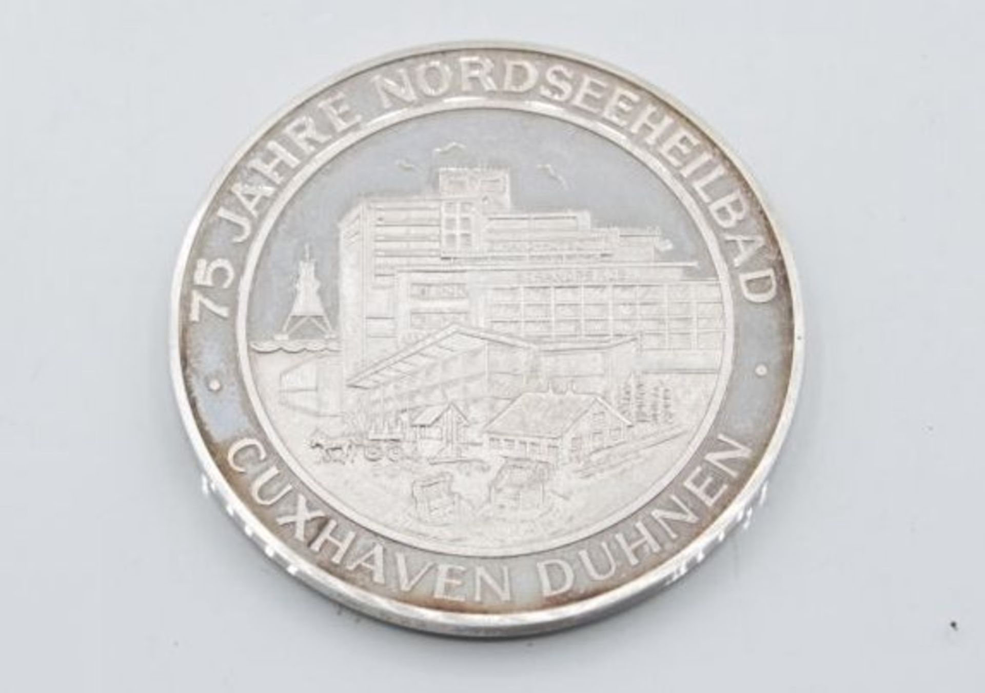 gr. Medaille, 75 Jahre Duhner Wattrennen, Nordseebad Cuxhaven, Silber, 50,9gr., D-5cm. - Bild 2 aus 2