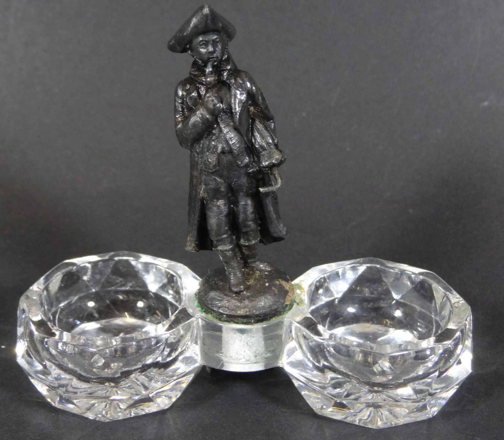 kl. Menage mit Piratenfigur als Handhabe, Zinkguss, H-7,5 cm, B-9 cm - Bild 2 aus 5