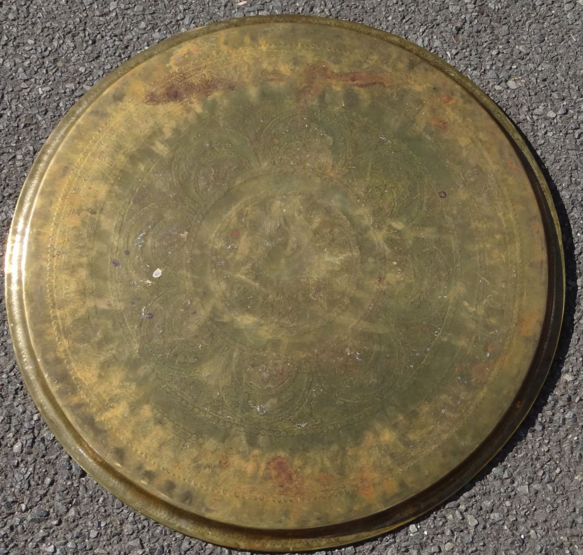 grosses massives rundes Tablett, Messing, wohl von Beduinentischchen, D-58 cm - Bild 3 aus 3