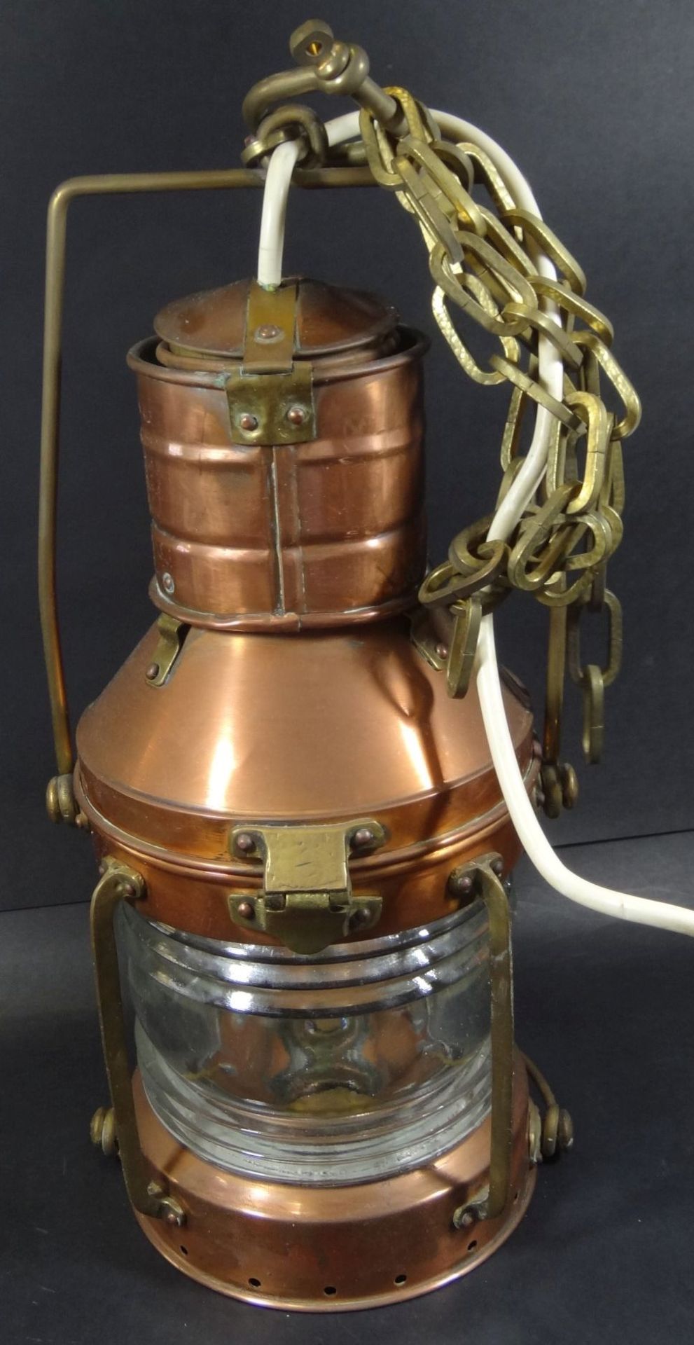 Kupfer-Schiffslampe, elektrifizier an Messingkette, H-35 cm