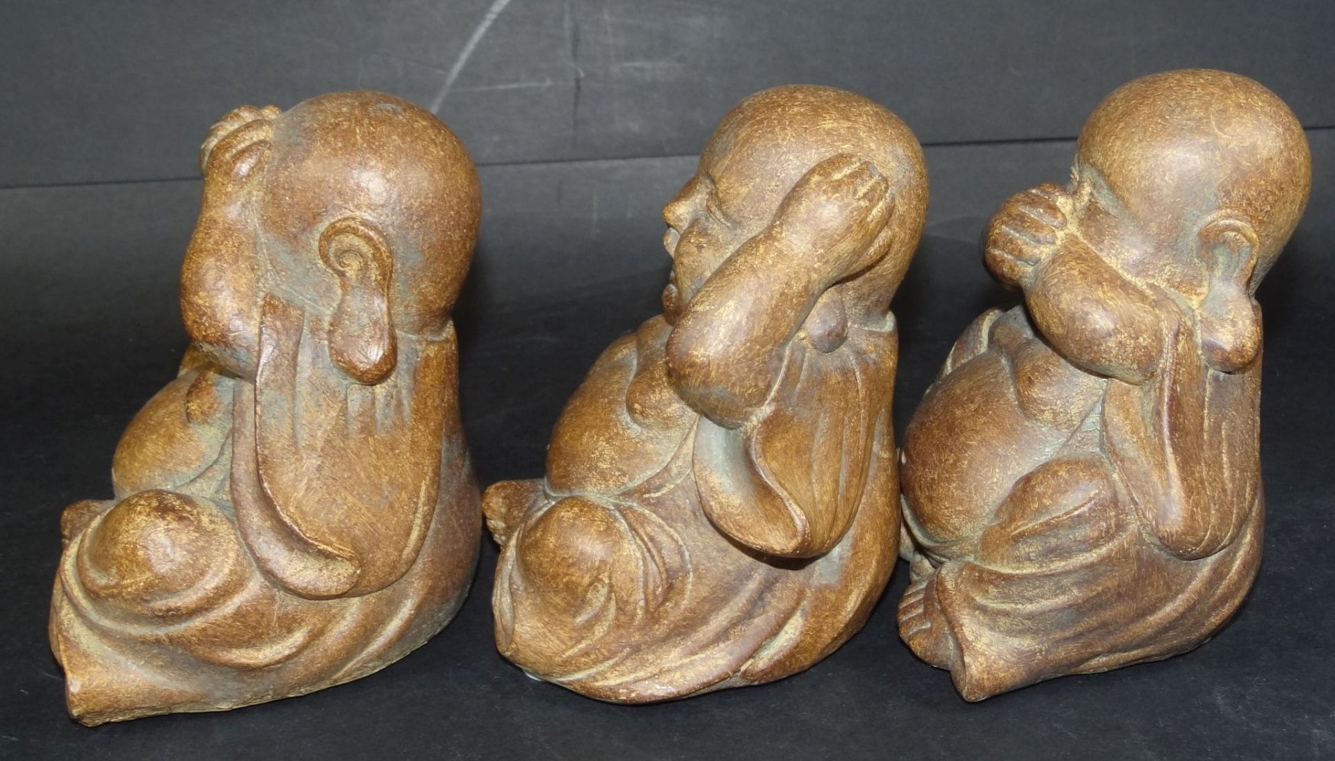 3x buddhistische Mönche, den 3 indischen Affen nachempfunden, Keramik/Kunstmasse ?, H-12 c - Bild 4 aus 5